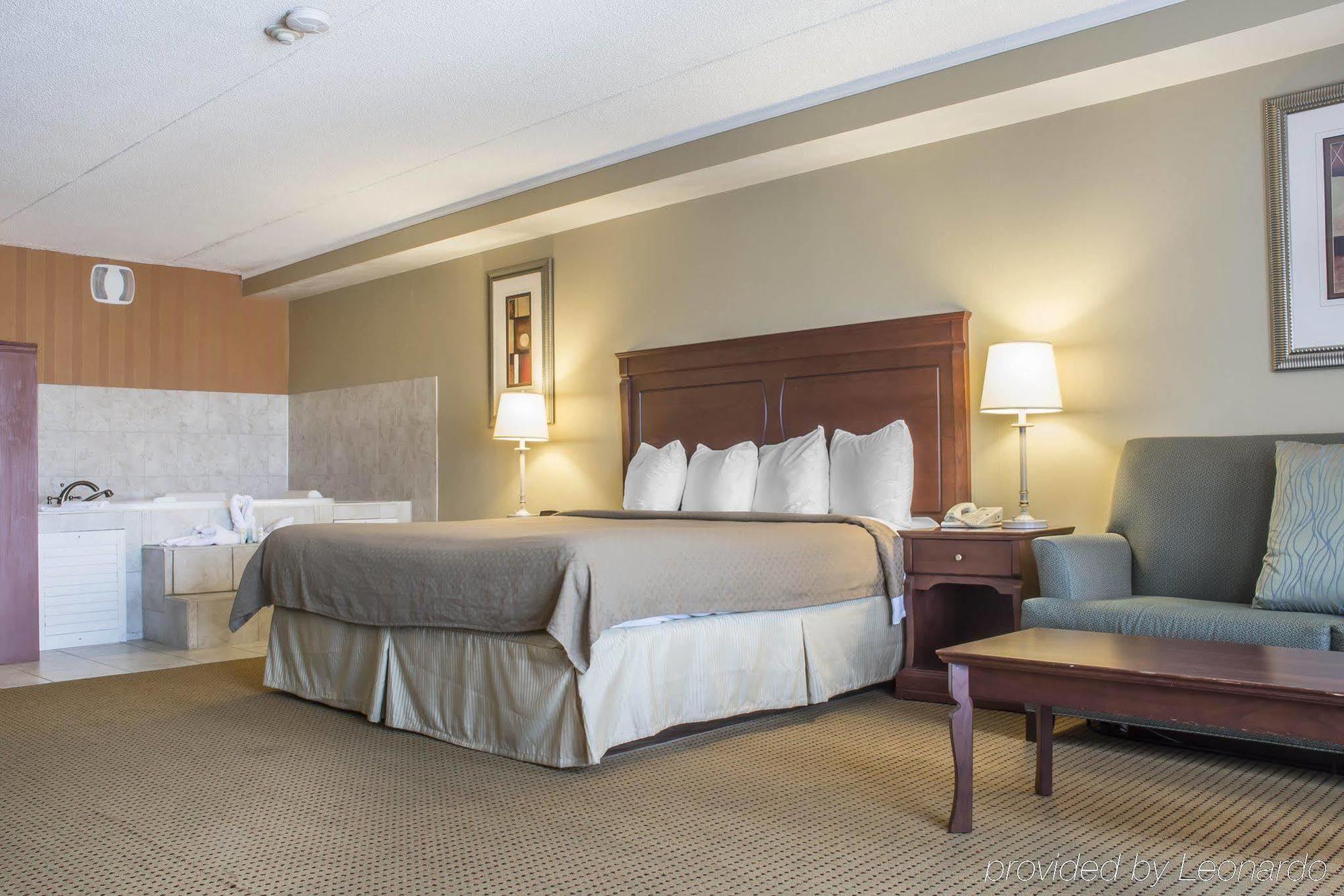 Quality & Hotel Niagara Falls